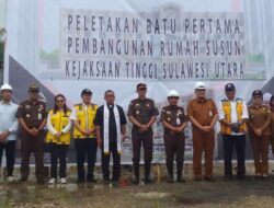 Peletakan Batu Pertama Oleh Kejaksaan Tinggi Sulawesi Utara Didampingi Balai BP2P Dan Sekretaris Provinsi