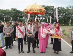 Tradisi Adat Bolango Sambut Kehadiran Kapolda Sulut di Kabupaten Bolsel