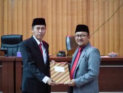 Bupati Iskandar Hadiri Paripurna, Fraksi DPRD Bolsel Kompak Setujui Raperda Pertanggungjawaban APBD 2023