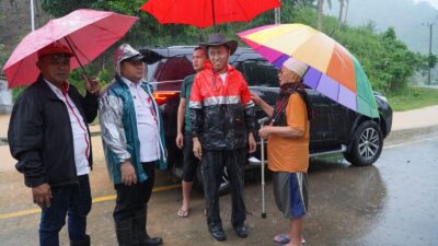 Bupati Iskandar Tinjau Langsung Lokasi Banjir dan Tanah Longsor